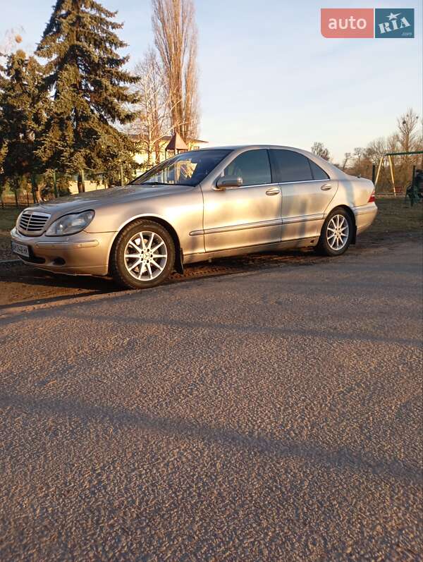 Mercedes-benz S-class (2001)
