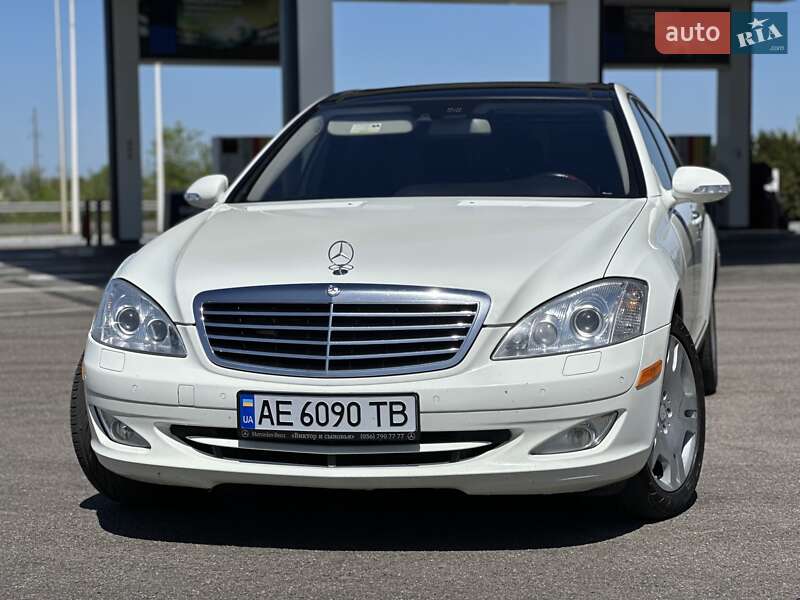 Mercedes-benz S-class (2008)
