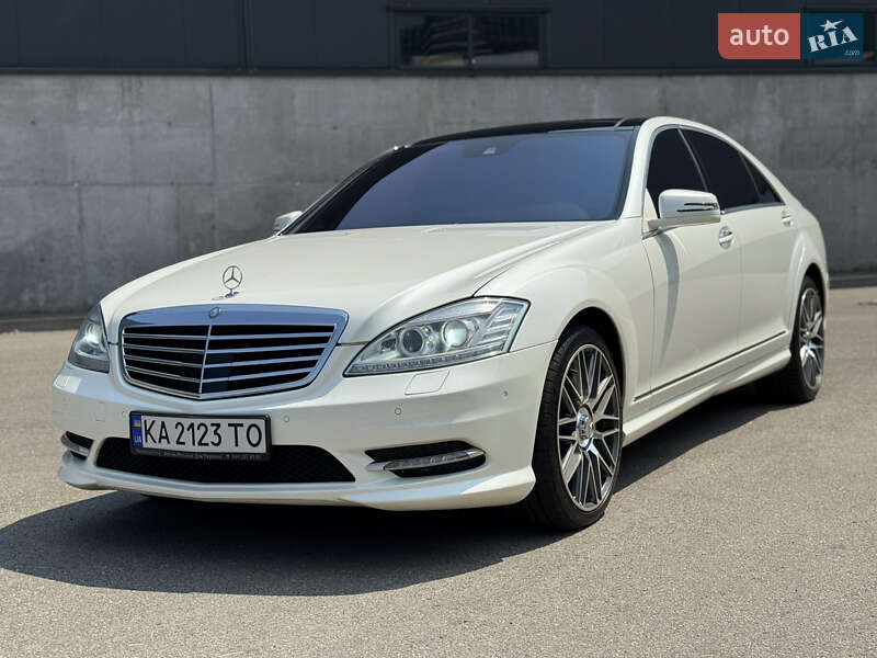Mercedes-benz S-class (2012)