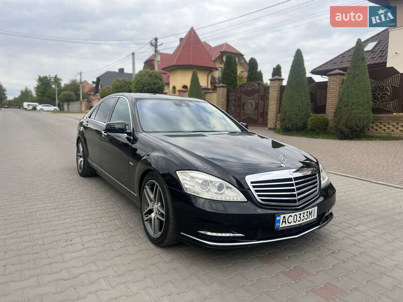 Mercedes-benz S-class (2009)