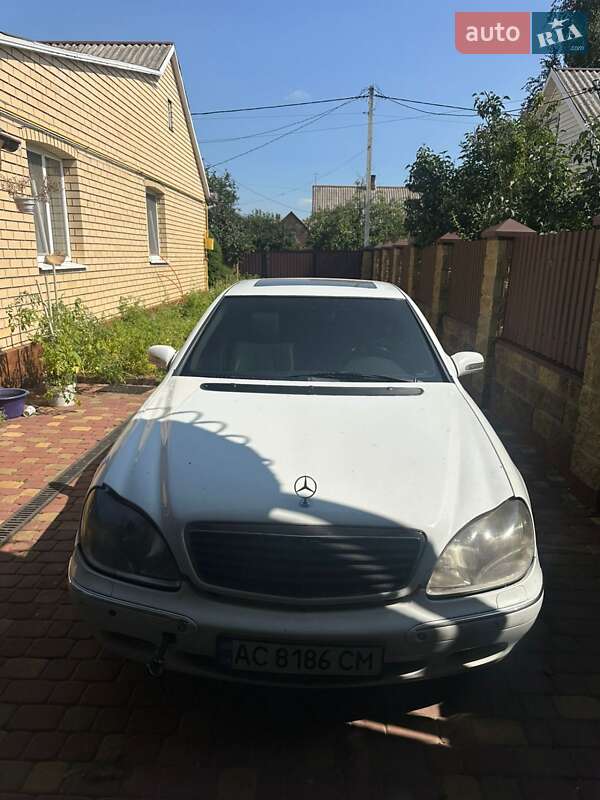 Mercedes-benz S-class (1999)