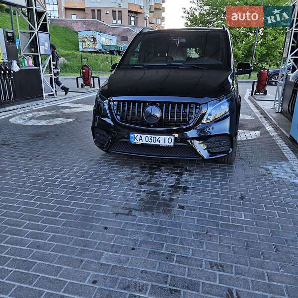 Mercedes-benz V-class (2022)