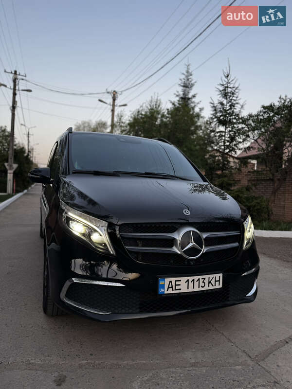 Mercedes-benz V-class (2021)