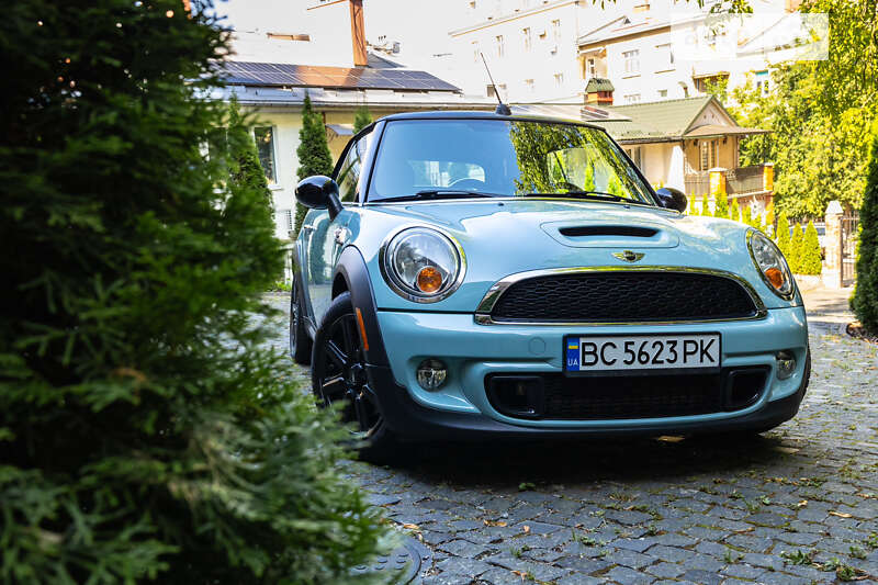 Mini Convertible (2013)
