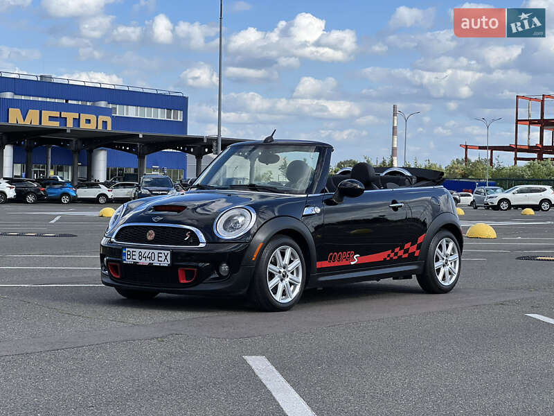 Mini Convertible (2011)