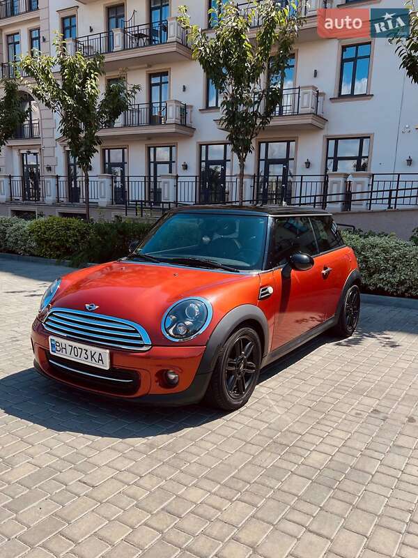 Mini Cooper (2012)