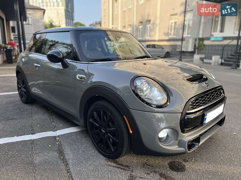 Mini Cooper (2015)