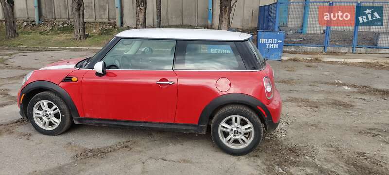 Mini Hatch (2012)