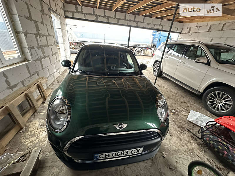 Mini Hatch (2015)