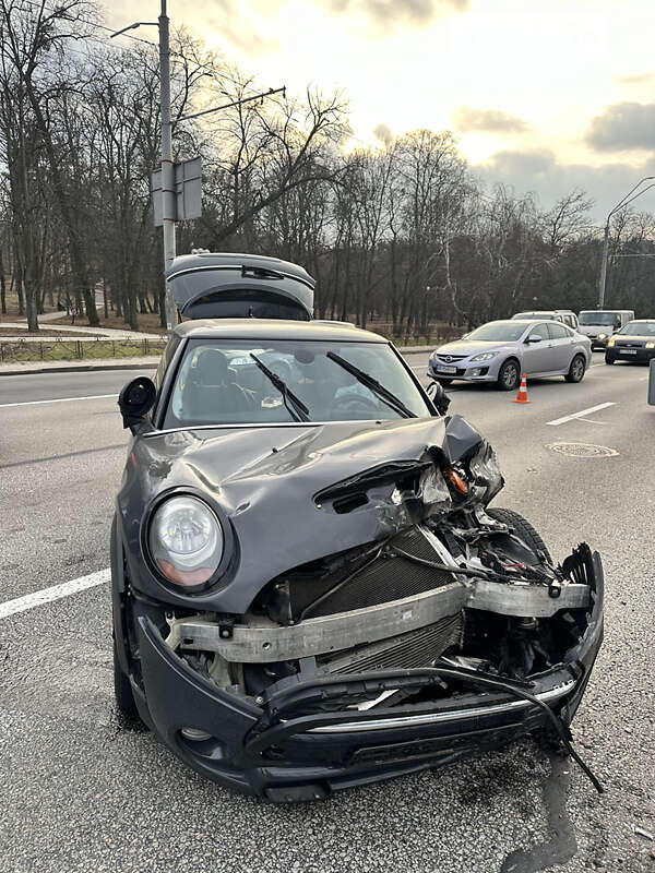 Mini Hatch (2014)