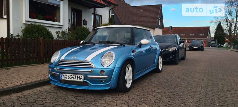 Mini Hatch (2004)