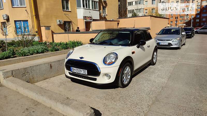 Mini Hatch (2014)