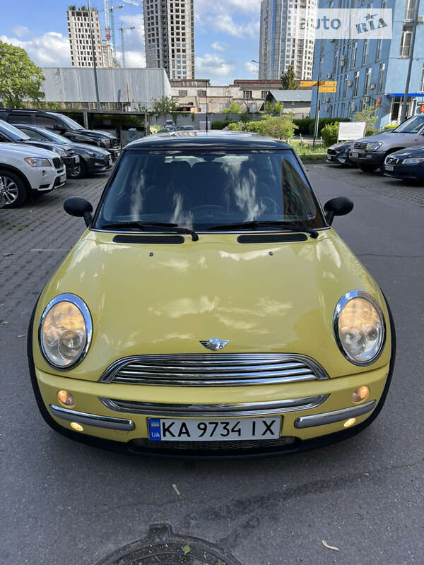 Mini Hatch (2003)
