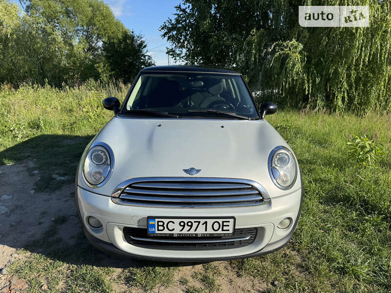 Mini Hatch (2011)