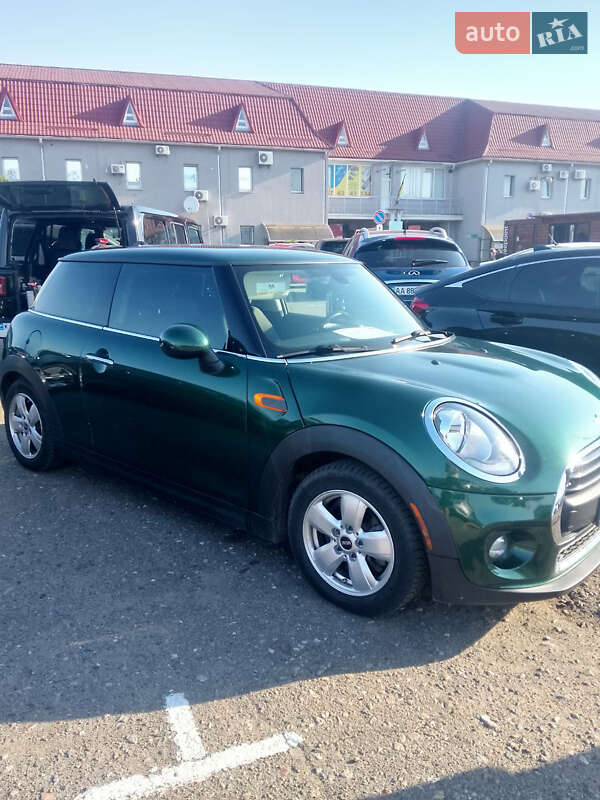Mini Hatch (2015)