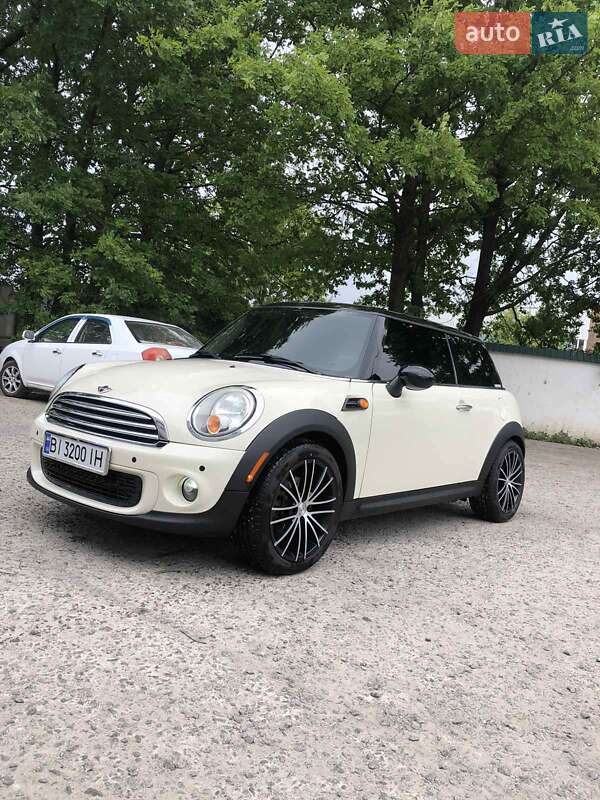 Mini Cooper (2013)
