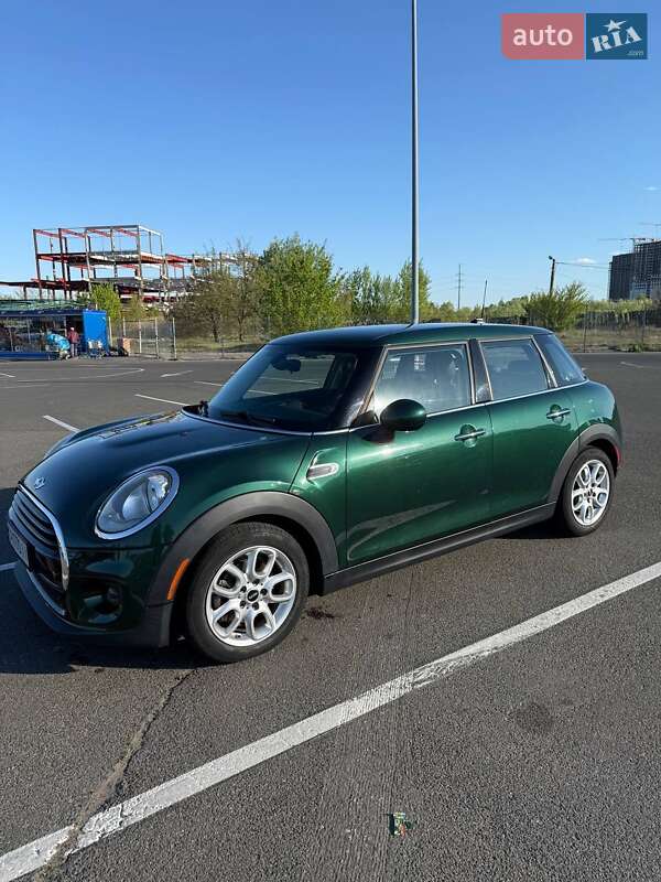 Mini Hatch (2017)