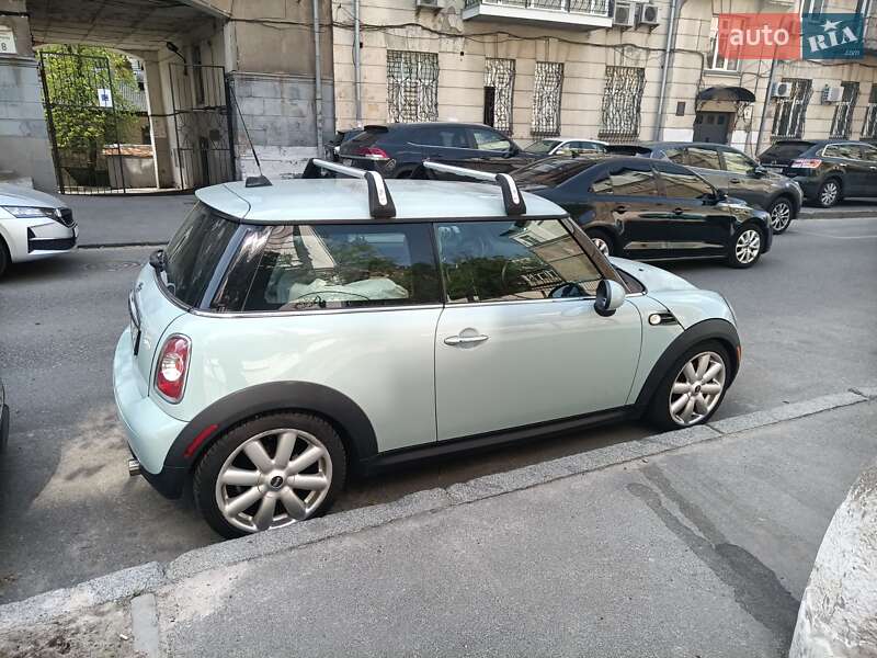 Mini Hatch (2013)