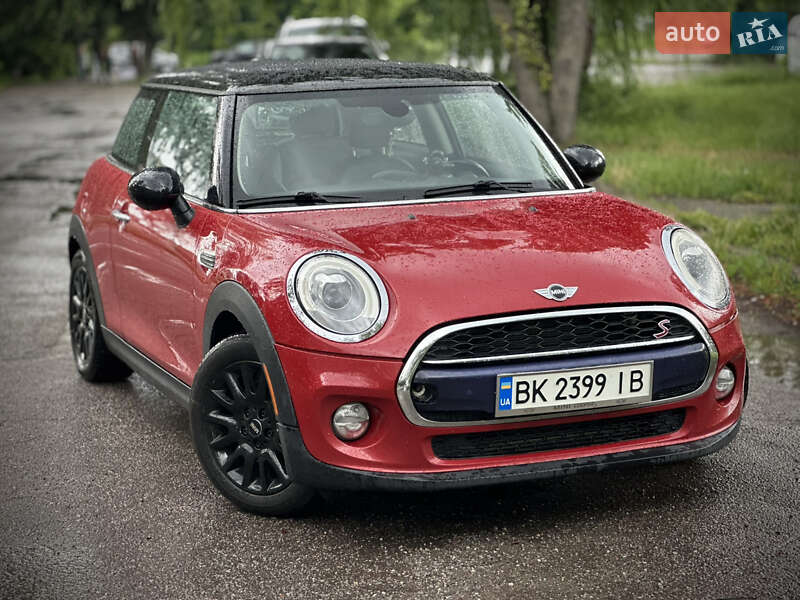 Mini Hatch (2015)