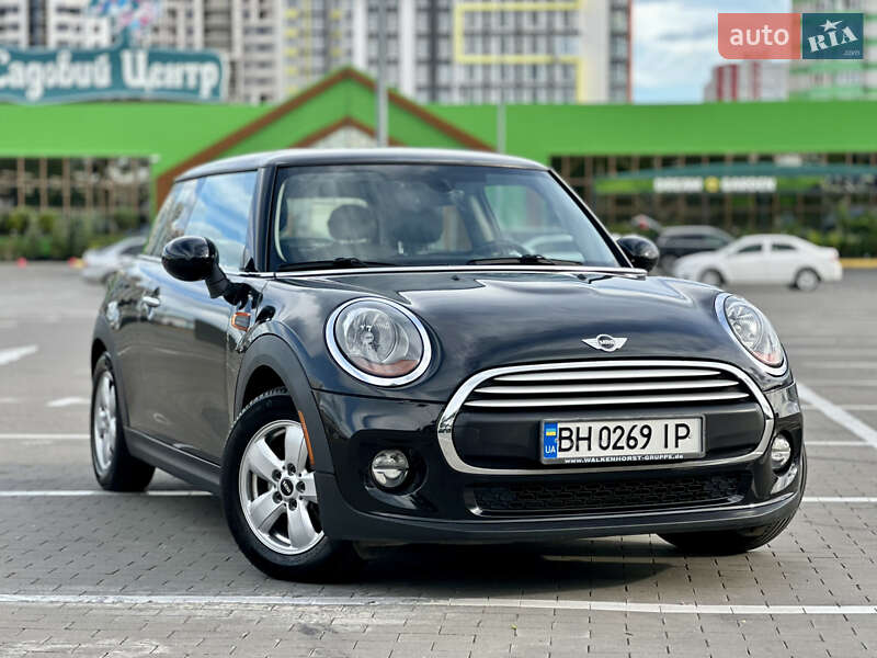 Mini Hatch (2015)