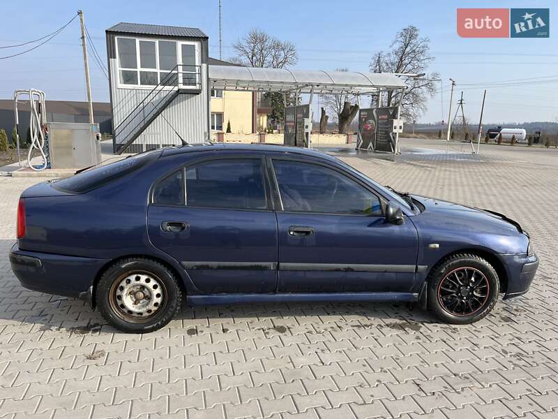 Mitsubishi Carisma (2002)