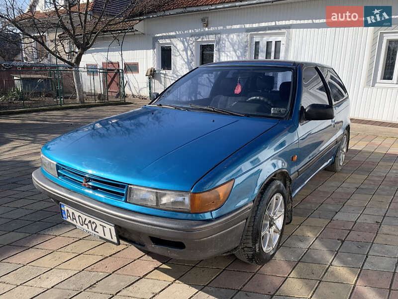 Mitsubishi Colt (1990)