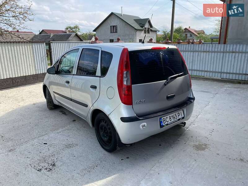 Mitsubishi Colt (2004)