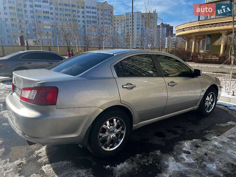 Mitsubishi Galant (2008)