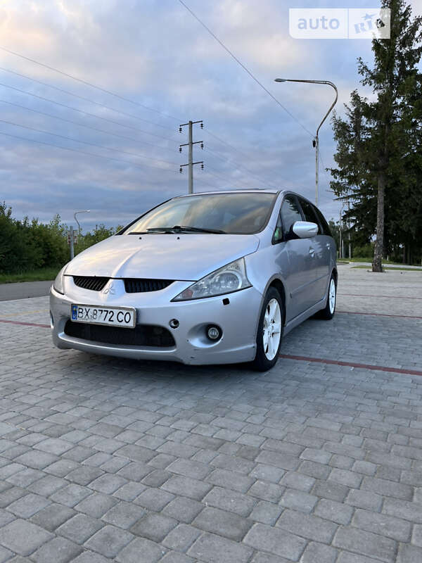 Mitsubishi Grandis (2009)