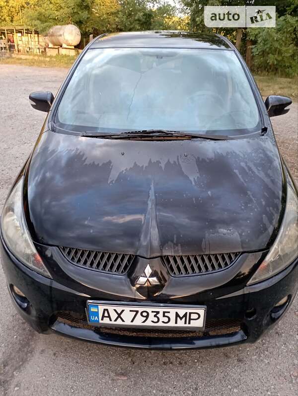 Mitsubishi Grandis (2005)