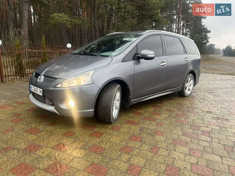 Mitsubishi Grandis (2010)