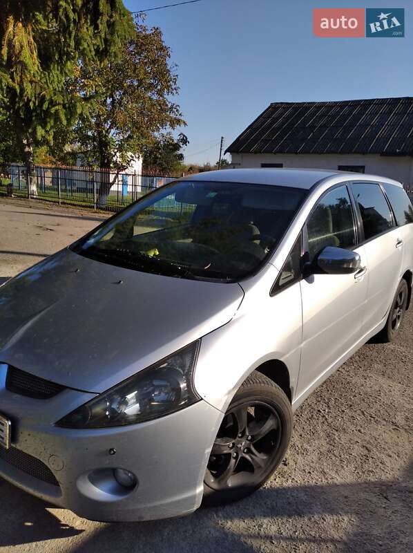 Mitsubishi Grandis (2004)