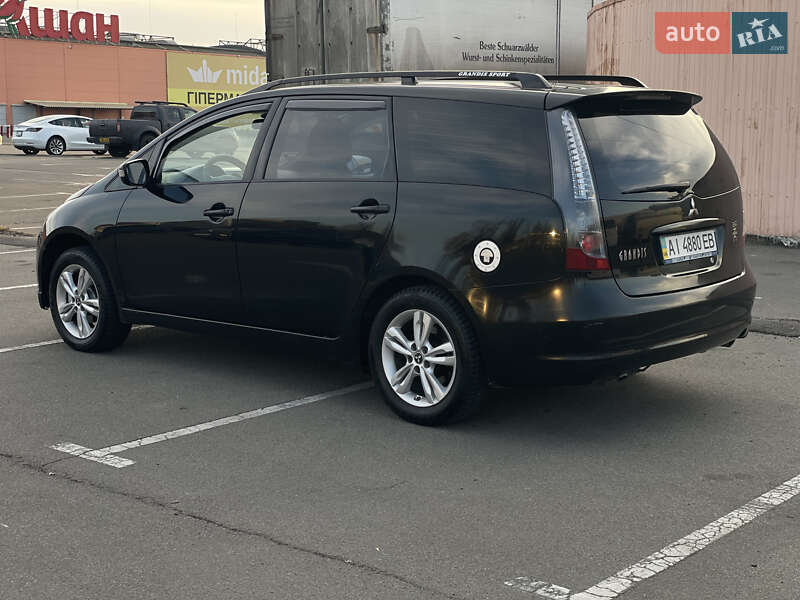 Mitsubishi Grandis (2004)
