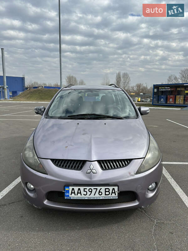 Mitsubishi Grandis (2005)