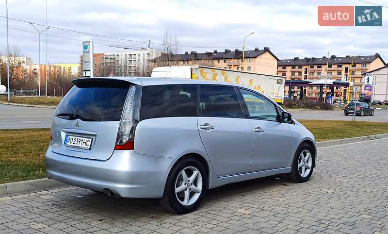 Mitsubishi Grandis (2005)
