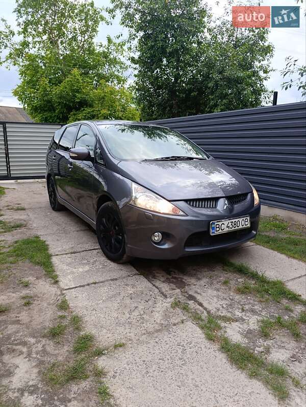 Mitsubishi Grandis (2008)