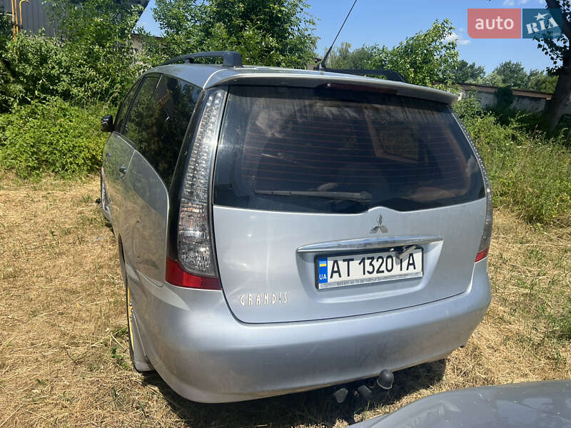 Mitsubishi Grandis (2007)