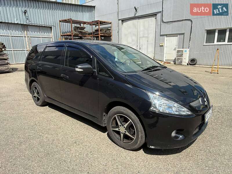 Mitsubishi Grandis (2008)