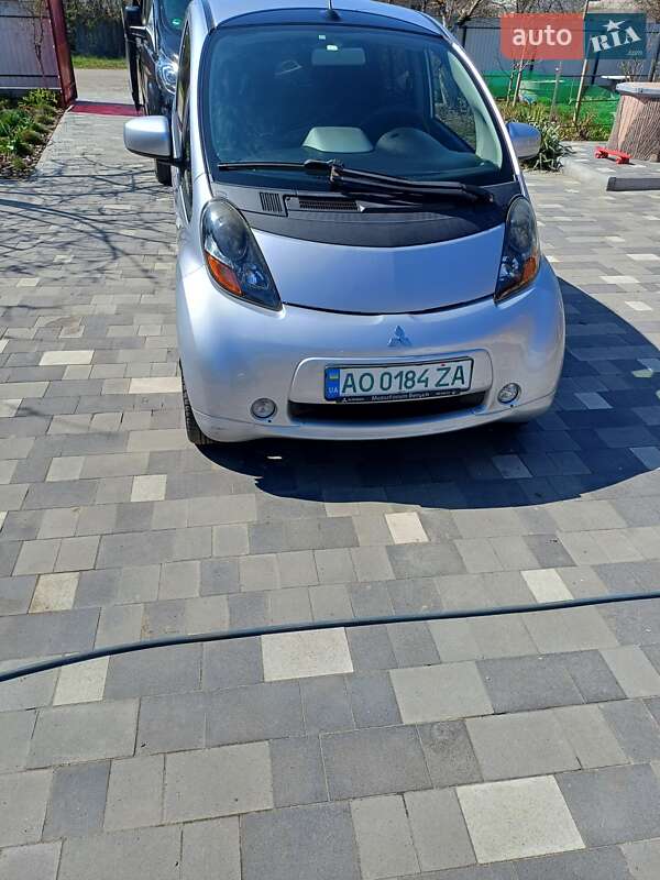 Mitsubishi I-miev (2011)