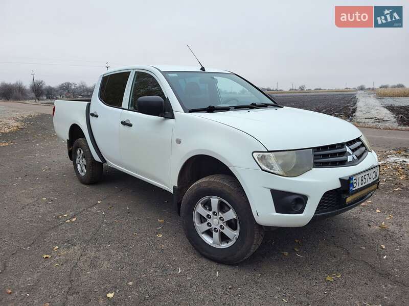 Mitsubishi L 200 (2013)