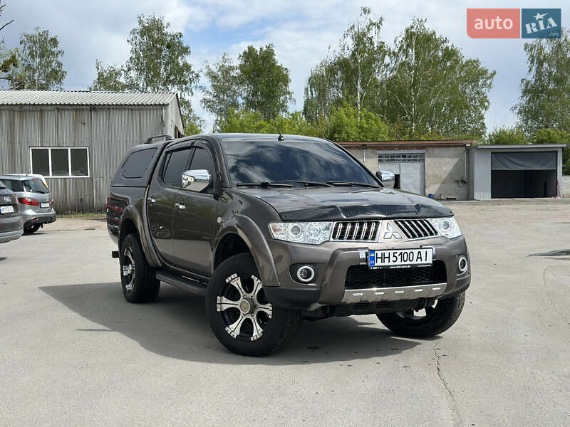 Mitsubishi L 200 (2012)
