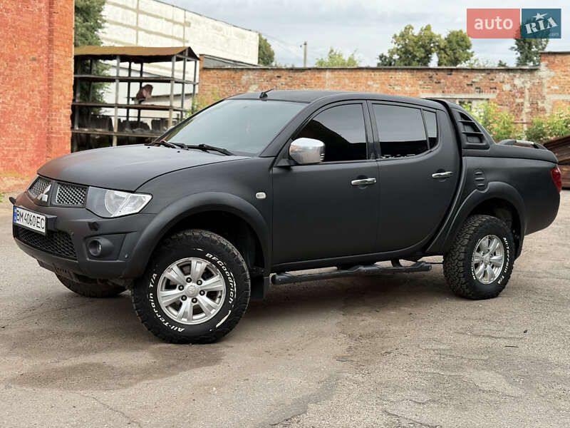 Mitsubishi L 200 (2011)