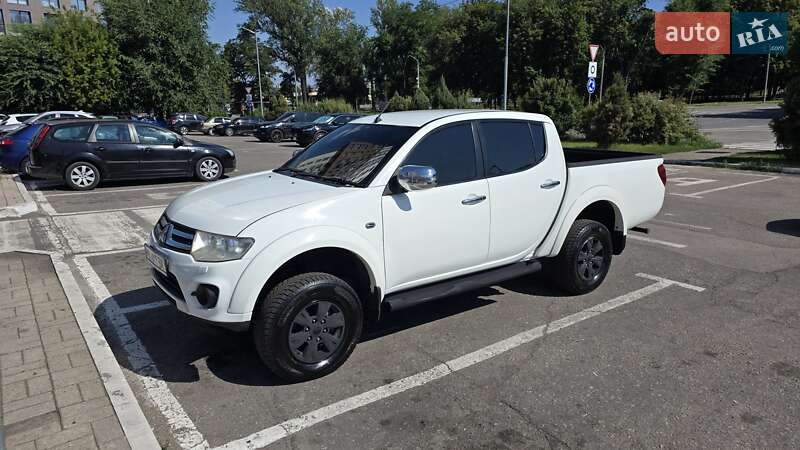 Mitsubishi L 200 (2014)