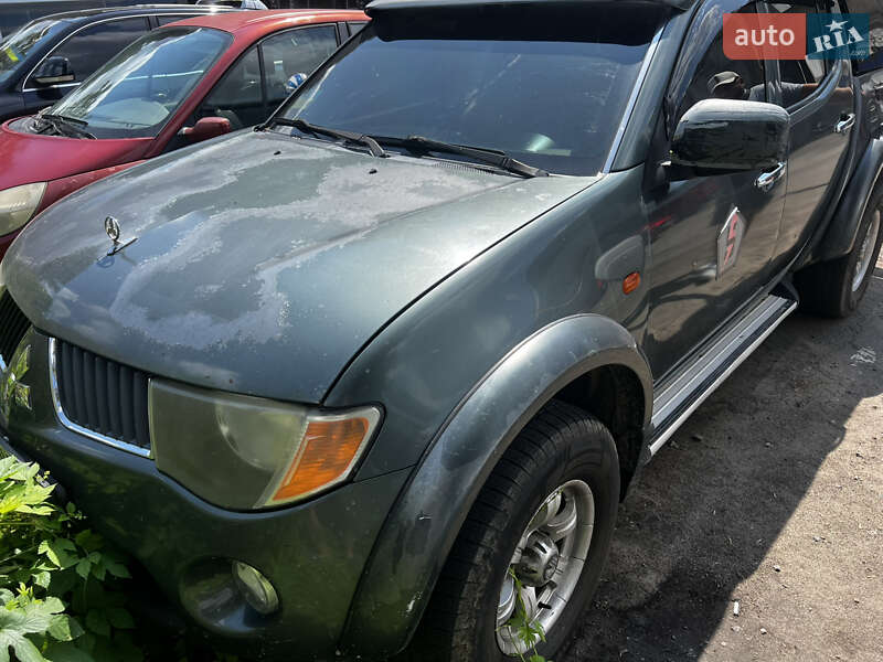 Mitsubishi L 200 (2006)