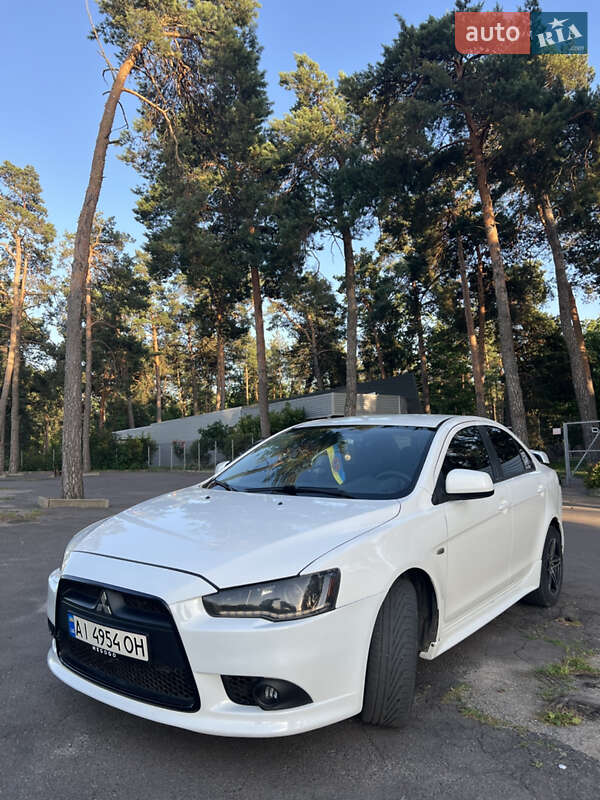 Mitsubishi Lancer (2012)