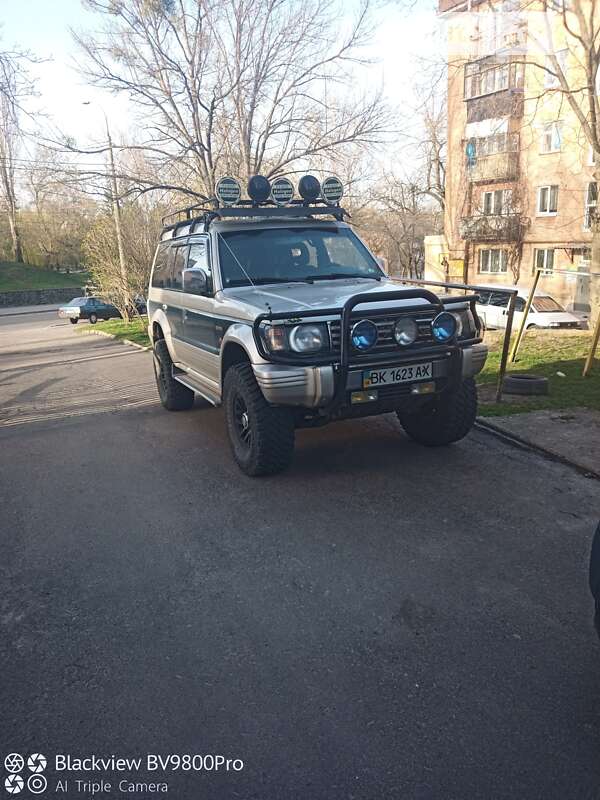 Mitsubishi Montero (1996)