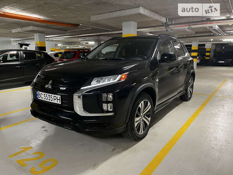 Mitsubishi Outlander sport (2020)