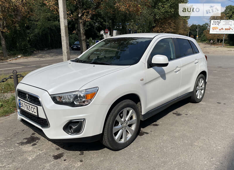Mitsubishi Outlander sport (2014)