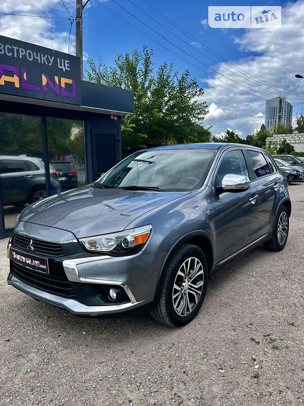 Mitsubishi Outlander sport (2016)