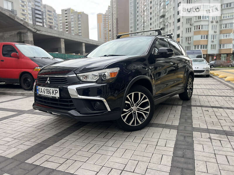 Mitsubishi Outlander sport (2016)